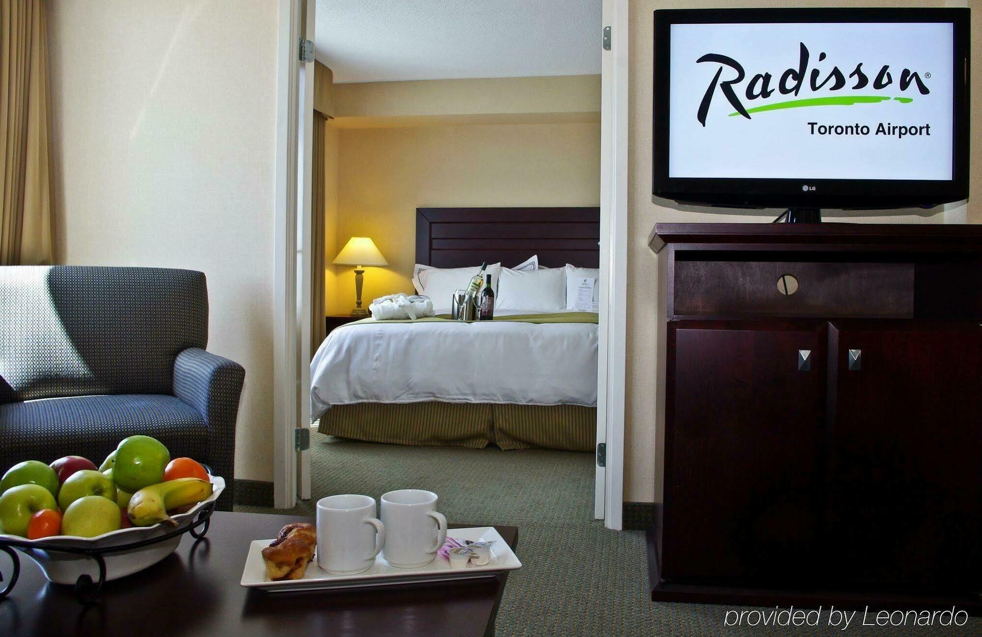 Radisson Suites Hotel Toronto Airport Eksteriør billede